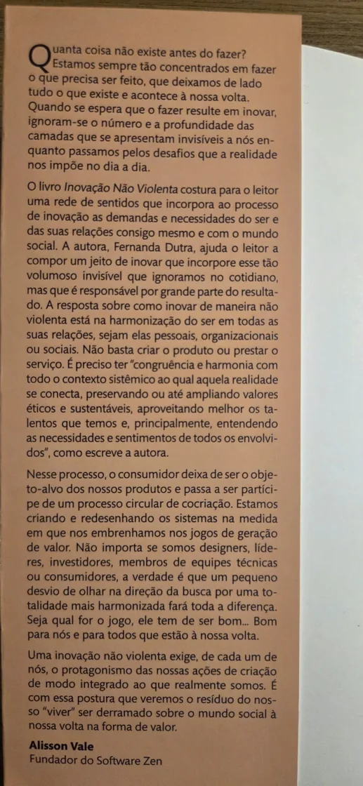 Orelha do livro Inovação Não Violenta com texto assinado por Alisson Vale.