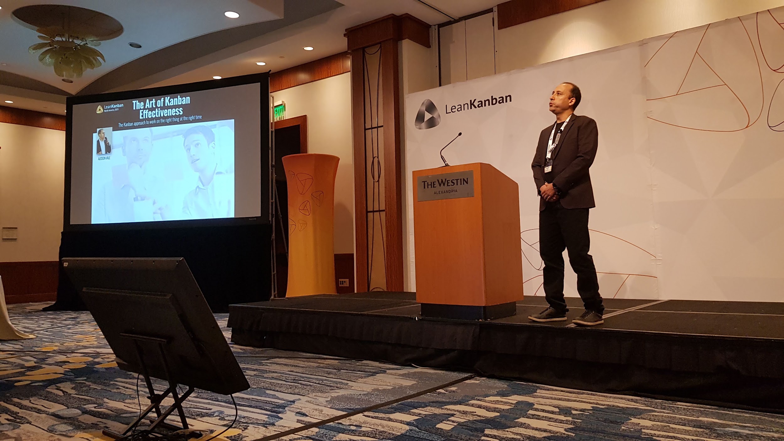 Alisson Vale apresentando The Art of Kanban Effectiveness na Lean Kanban North America 2019.